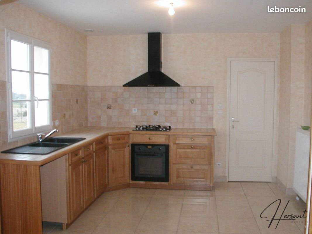 Maison 6 pièces 142 m² · à Baule · 142 m² · 990 €