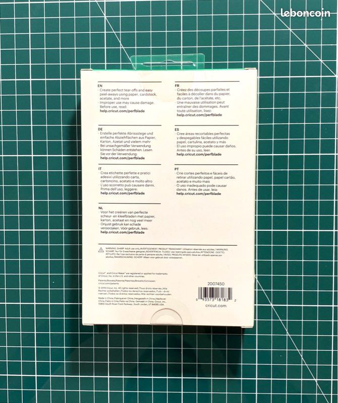 Lame de Micro Perforation + QuickSwap • Marque Cricut • Article Neuf • Boîte intacte et scellée • (image 2)