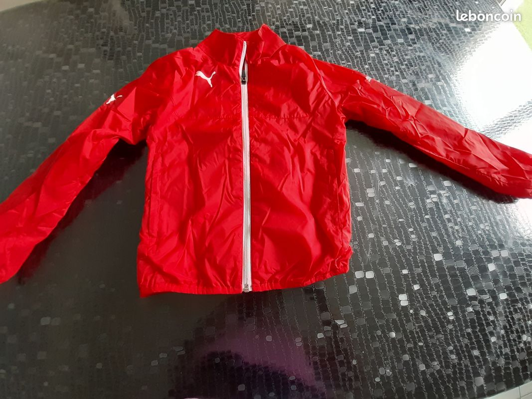 Parka Puma rouge taille 10ans (image 1)