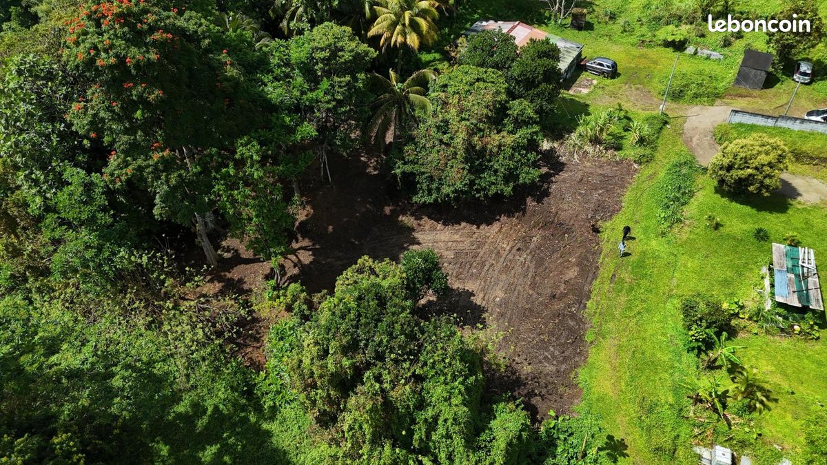 Terrain 2175 m² · à Fort-de-France · 2 175 m² · 200 000 €
