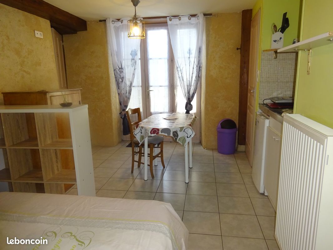 Appartement 1 pièce 19 m² · à Parthenay · 19 m² · 350 €