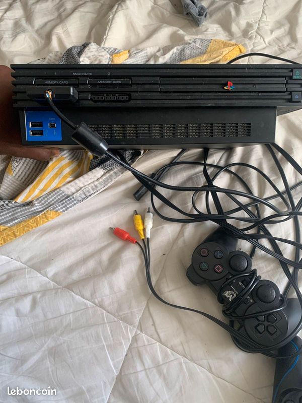 PS2 avec 6 jeux (image 2)