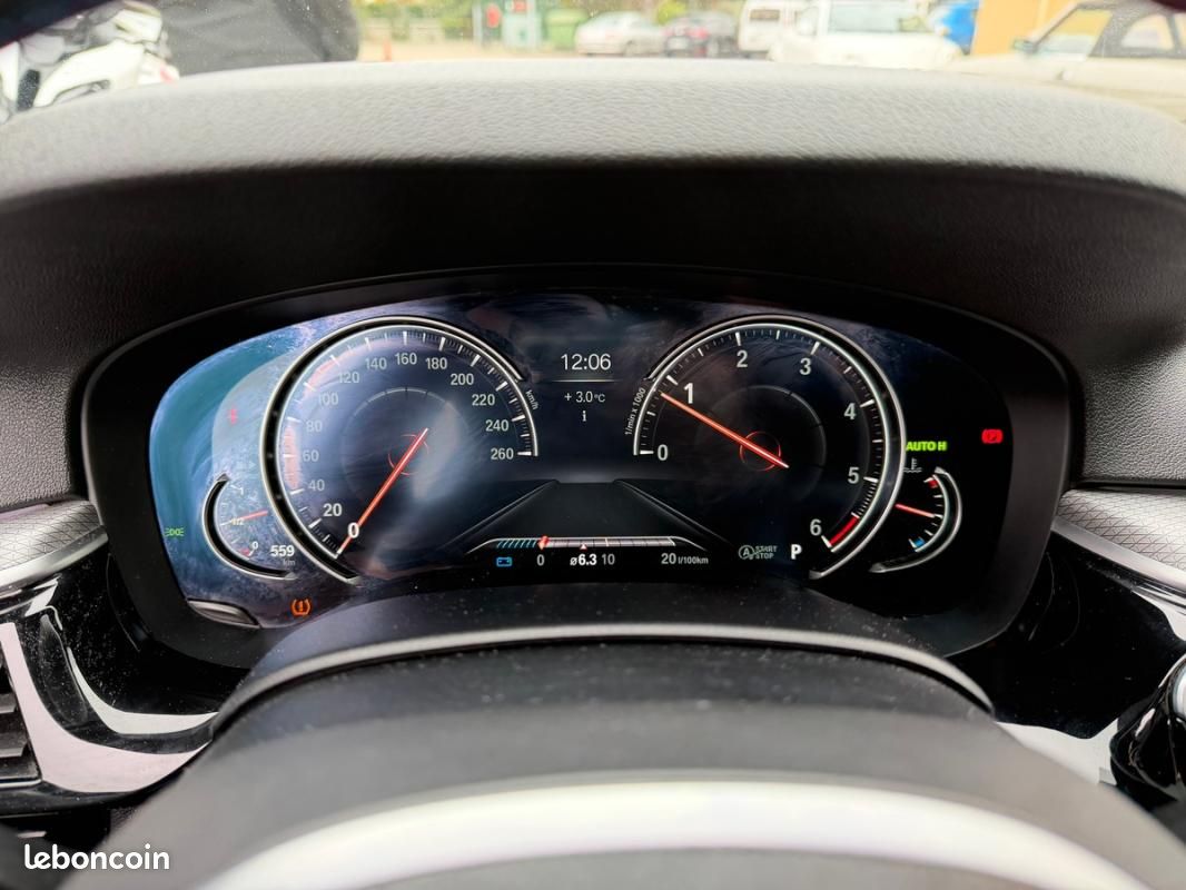BMW Série 5 G30 520D xDrive 190 ch BVA 8 M Sport Harman Kardon / Toit ouvrant Caméra 360° (image 24)