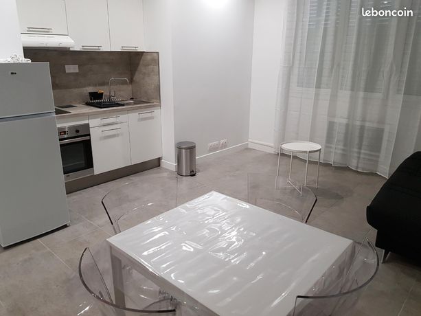 Loue studio meublé 24.7 m2 Cassis