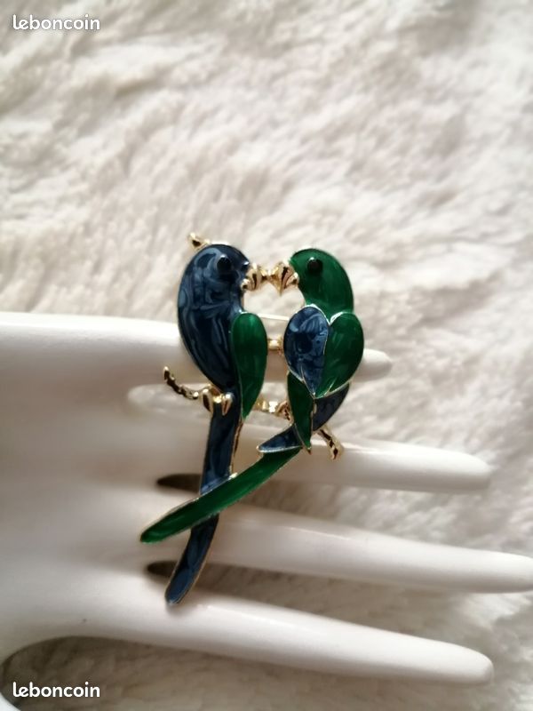 Broche perroquet brodé - Novembre bijoux brodés