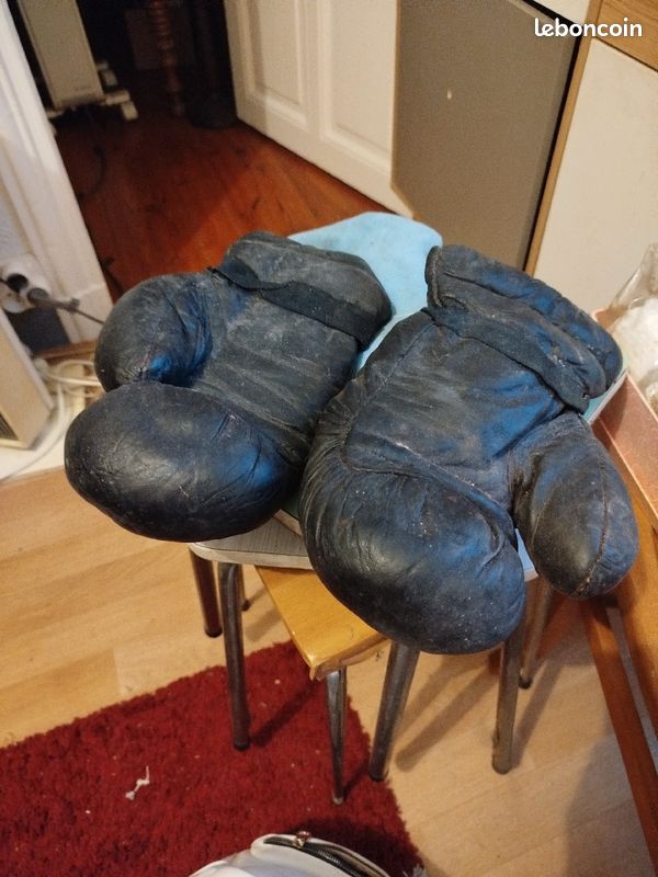 Gant de boxe ancien (image 1)