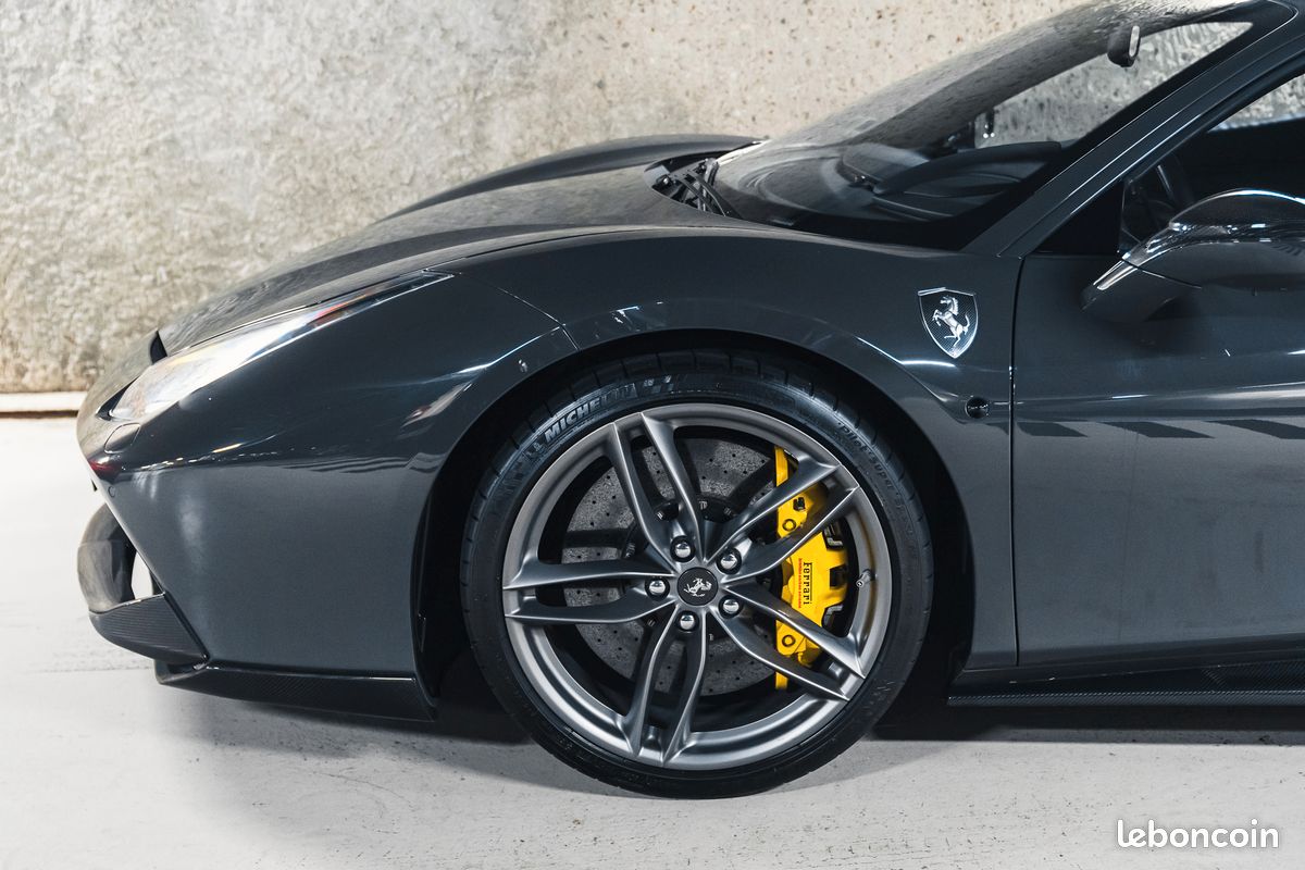 Ferrari 488 GTB V8 3.9 670 - Kit esthétique Novitec, très bien optionnée - A partir de 1.610e / Mois - Sort de révision Pozzi (image 4)