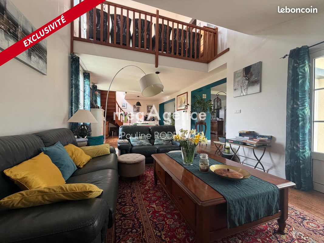 Maison 7 pièces 201 m² · au Louroux · 201 m² · 329 000 €