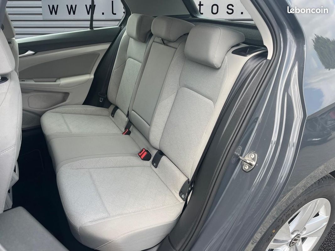 VOLKSWAGEN GOLF 2.0 TDI 150 DSG7 VIII Life Business 1st (image 21)