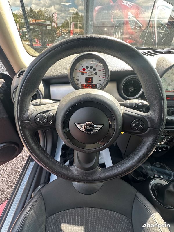 Mini Cooper D 1.6 L 112 CH "Cooper" (image 4)