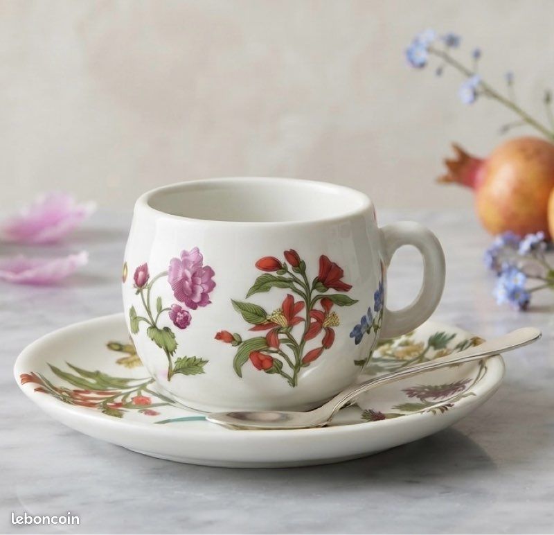Ensemble Tasse et Soucoupe "Porcelaine de Paris" - Décor Herbier (image 1)