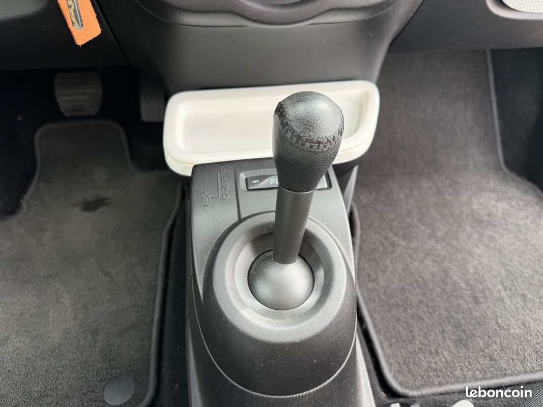 Renault Twingo RENAULT Twingo III 0.9 TCe 12V eco2 EDC 90 cv Boîte auto Limited (image 8)