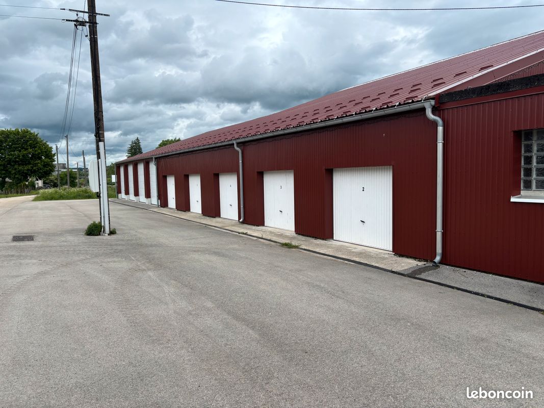 1 pièce 28 m² · à Doubs · 28 m² · 240 €/mois
