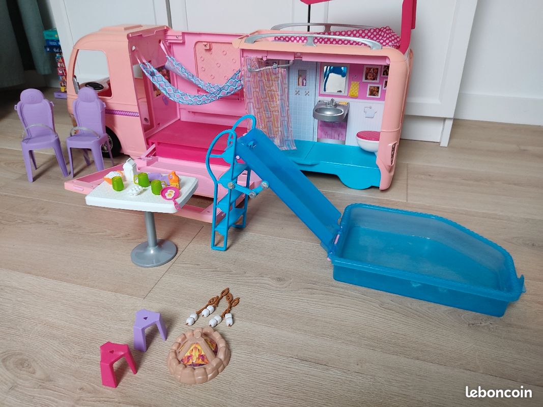 Camping car Barbie transformable (image 1)