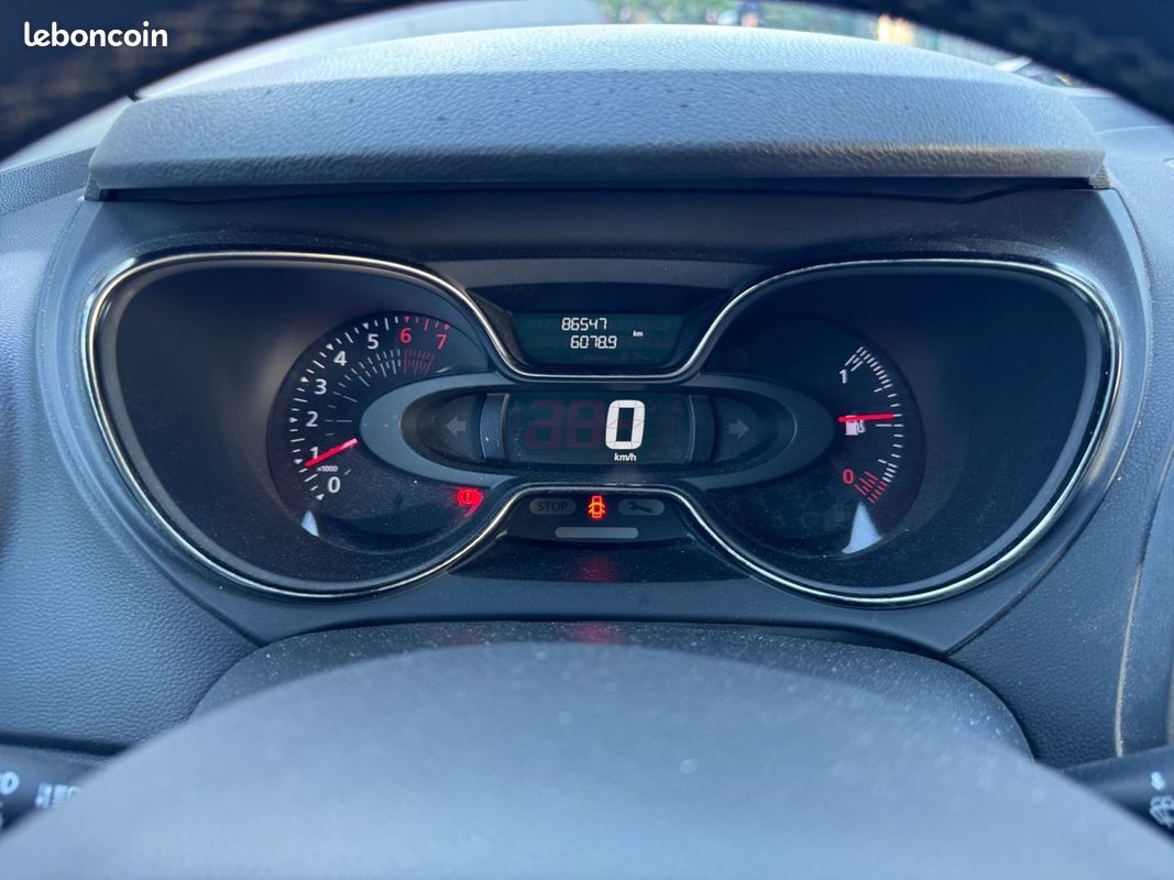RENAULT CAPTUR TCe 120 Energy Intens GPS (image 14)