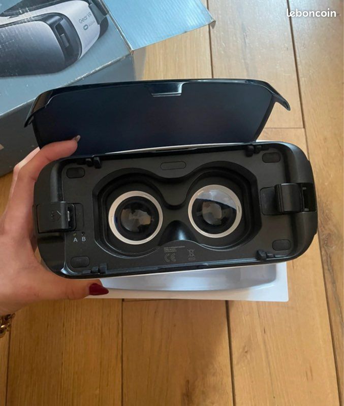 Casque réalité virtuelle Samsung Gear VR (image 2)