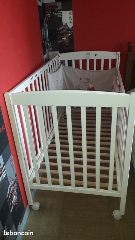 Lit de bébé (image 1)