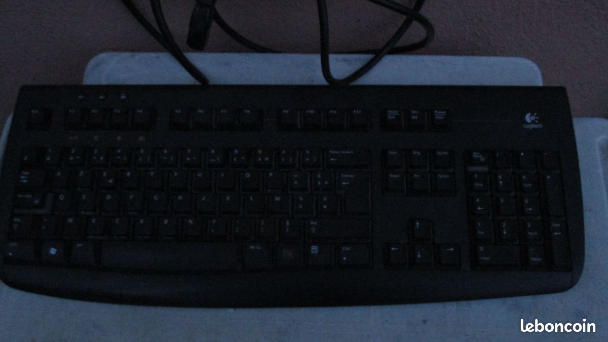 Clavier d'ordinateur Logitech 40 x16 (image 1)