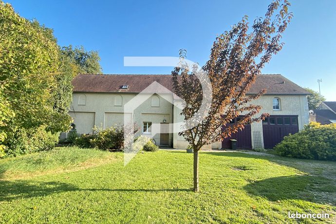 Maison 10 pièces 252 m²