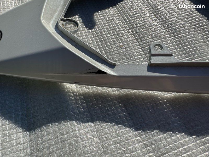Demi coque carénage supérieur R6 2010 (image 2)