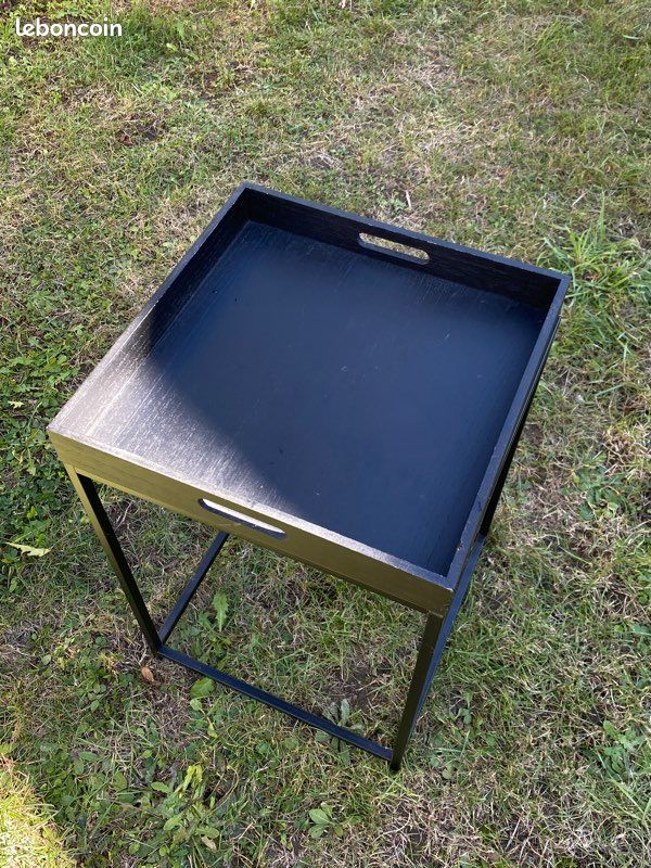 Table d’appoint noire (image 2)