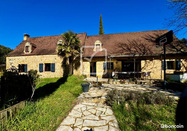 Maison 7 pièces 228 m²
