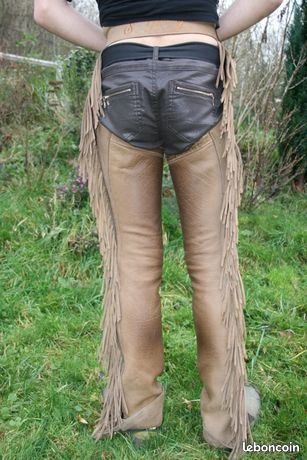 Chaps Western En Cuir Premium – Stitchin West – Personnalisés à Fleurs – Fissures En Cuir – Taille Adulte