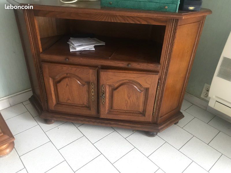 Vends meuble d,angle de télévision très bon état en chêne 100euros (image 2)