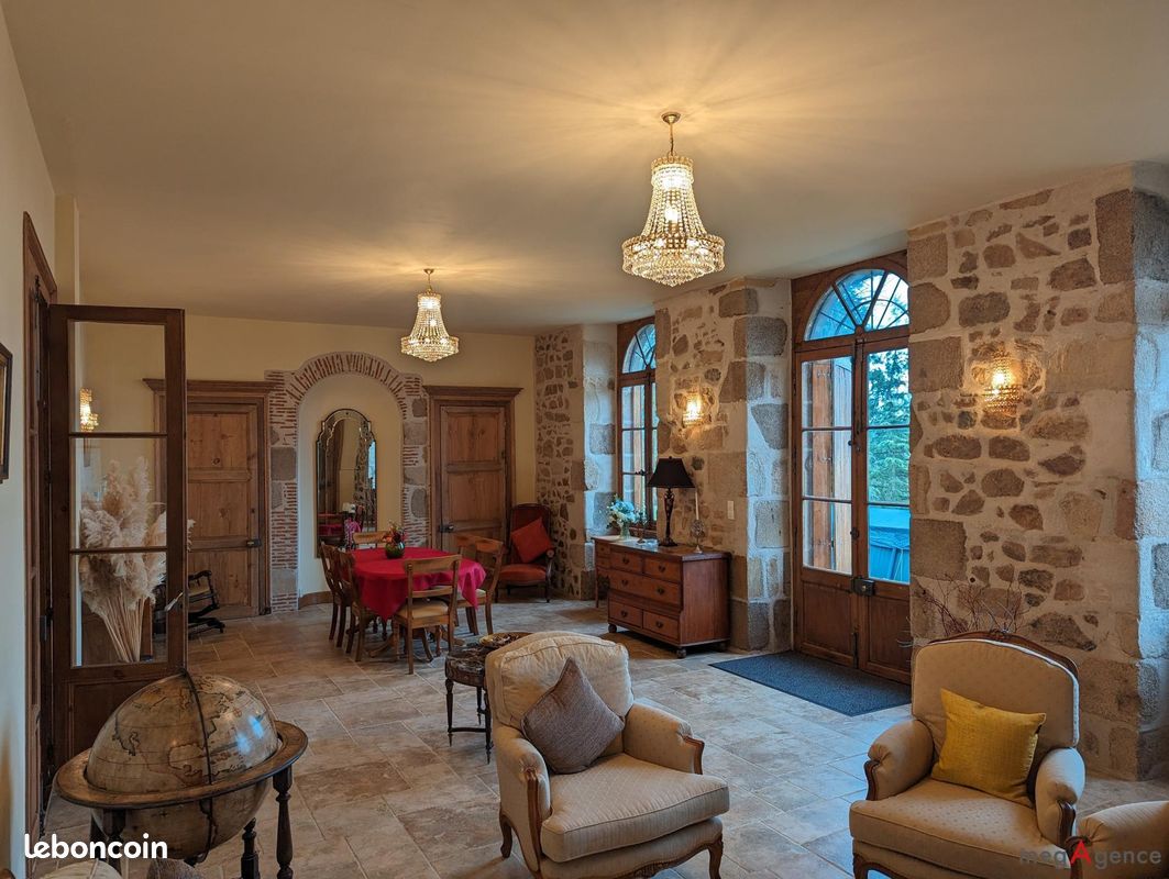 Manoir 10 pièces 638 m² - Lesterps 16420 (image principale 8)