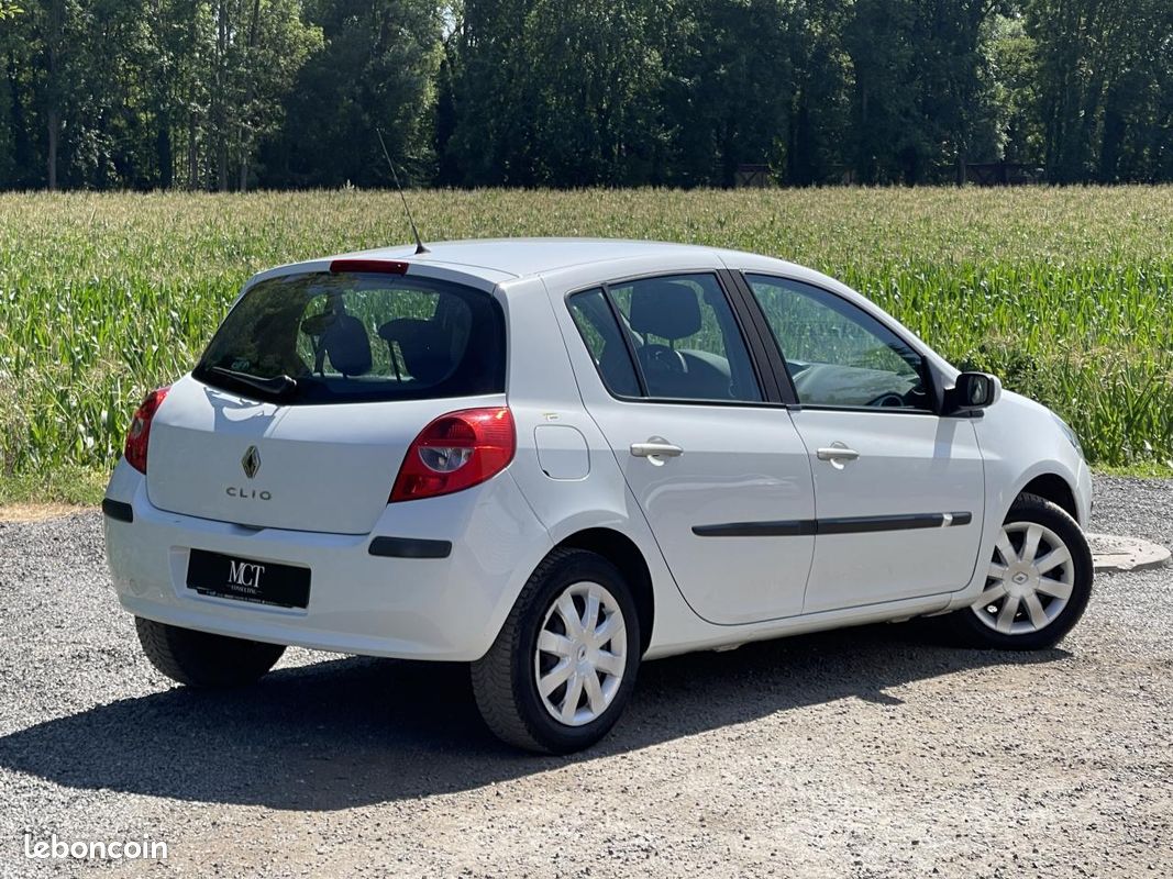 RENAULT CLIO III BERLINE 1.5 dCi 85 CV | PREMIERE MAIN - SORT DE REVISION - KIT DISTRIB FAIT (image 2)
