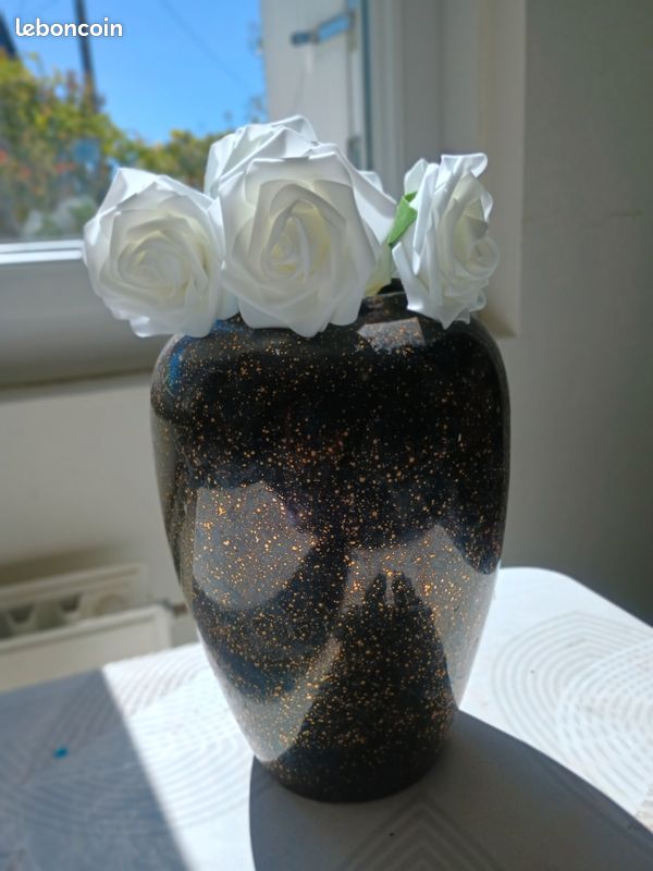 Vase vintage en céramique émaillée noir et or – 25 cm (image 2)