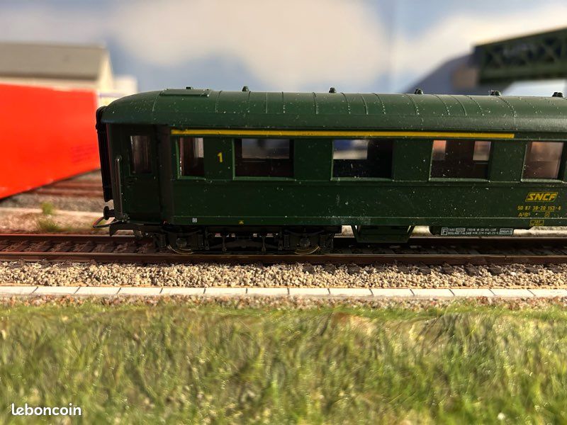 Wagon Voyageurs SNCF 1ère Classe A7d à Bogies, Modèle Jouef HO 5294 - Occasion, Bon état