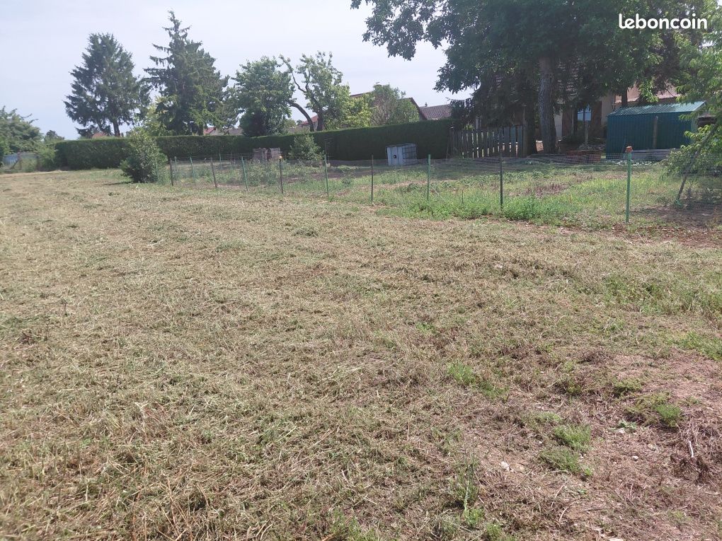 Terrain 792 m² · à Châtenay · 792 m² · 61 000 €