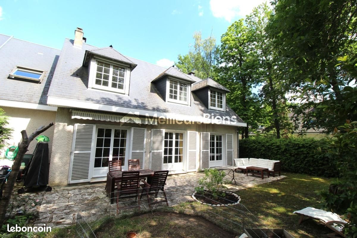 Maison 8 pièces 152 m² · à Orléans · 152 m² · 283 500 €