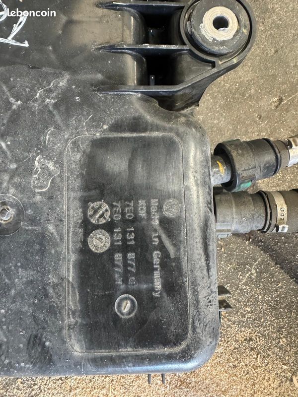 Réservoir adblue volkswagen transporter t6 7E0131877G (image 3)