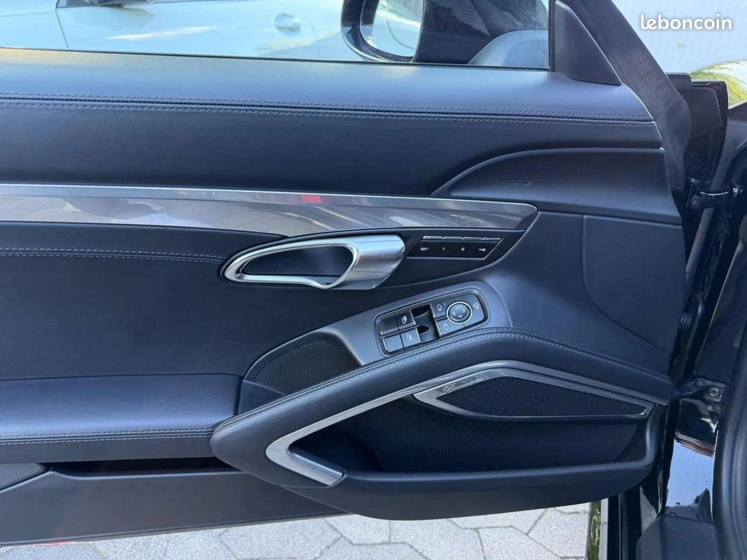Porsche 911 Type 991 Turbo * 521 ch * Burmester * Sport Chrono * Toit Ouvrant Verre * Caméra (image 23)