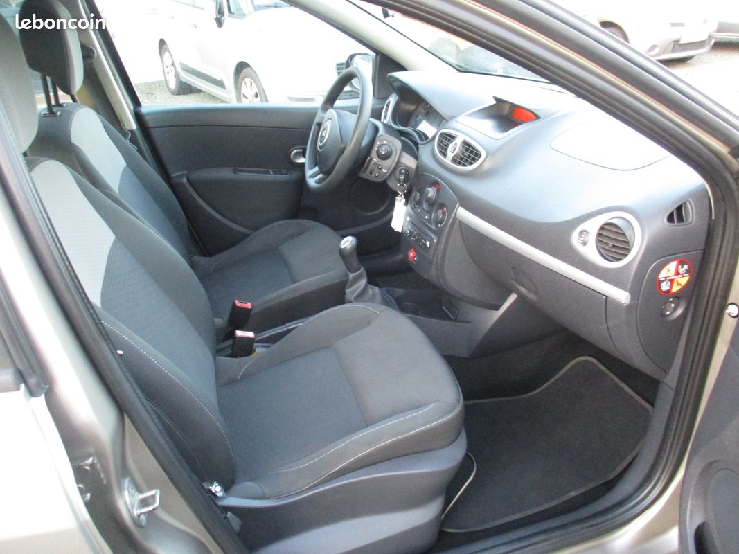 Clio 3 Ph2 1.5 DCI 70ch,4cv,99400kms,2009,Clim.... (image 4)