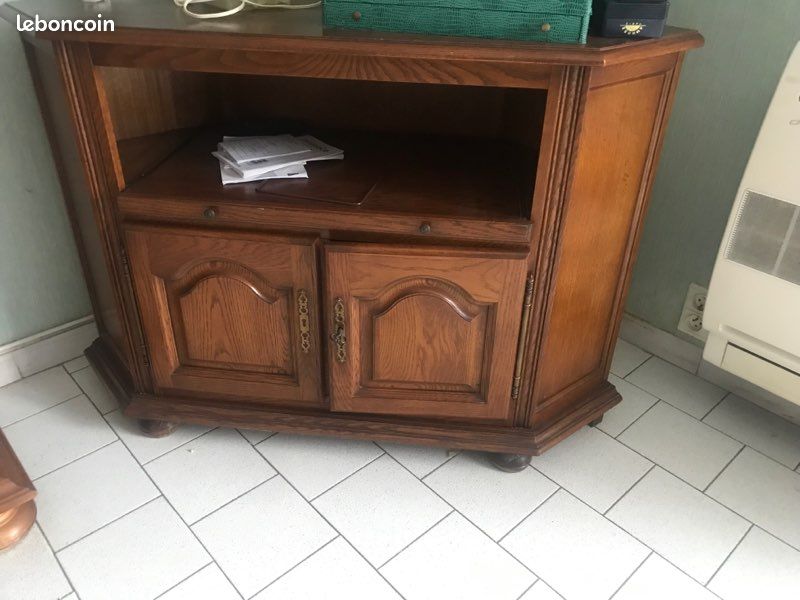 Vends meuble d,angle de télévision très bon état en chêne 100euros (image 1)