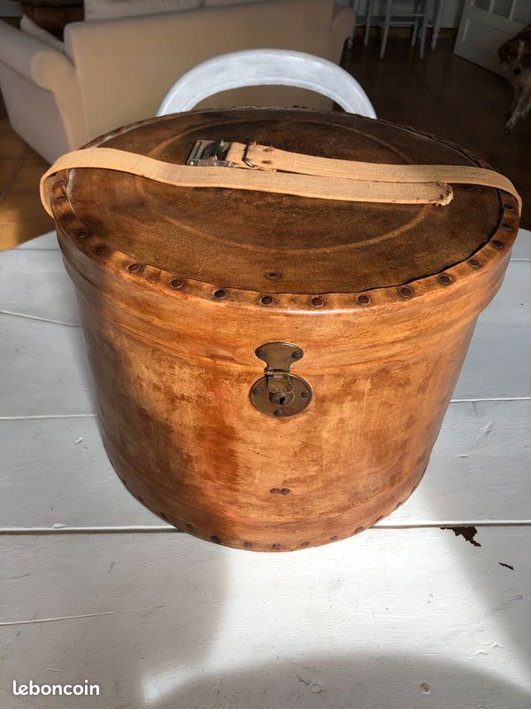 Boite ancienne a chapeaux (image 2)