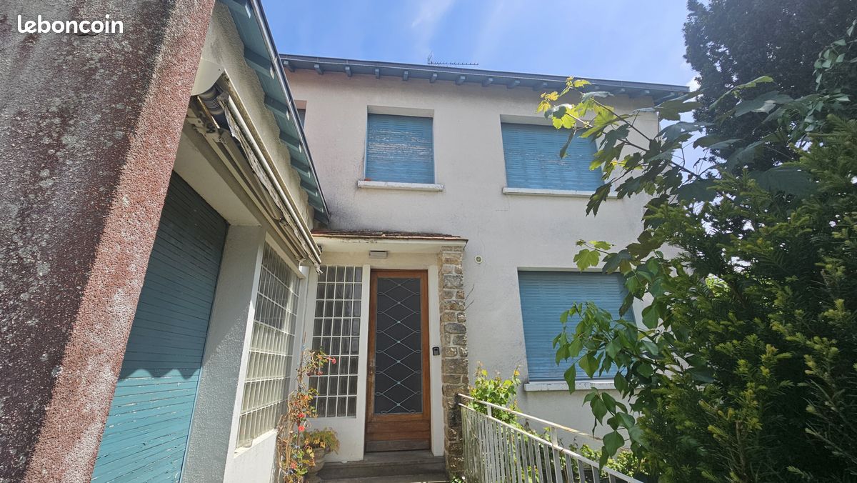 Maison 8 pièces 166 m² · à Le Dorat · 166 m² · 107 000 €