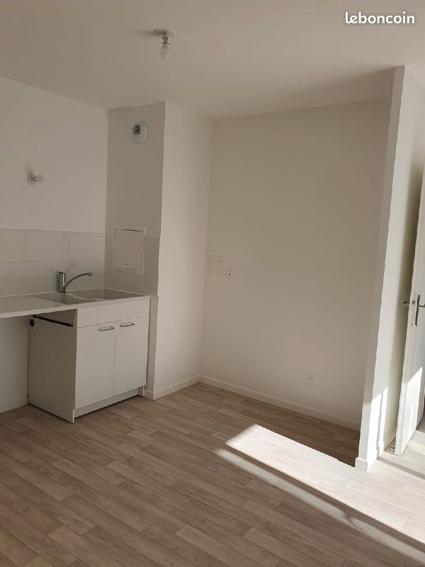 Évier tout neuf robinet Grohe et son sous évier jamais utilisé (image 1)