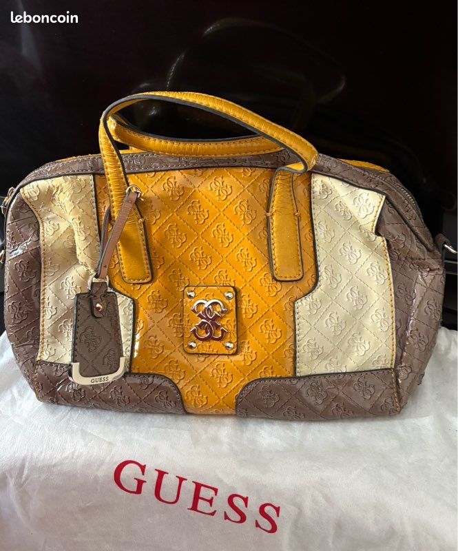 Sac vintage de la marque Guess Accessoires Bagagerie