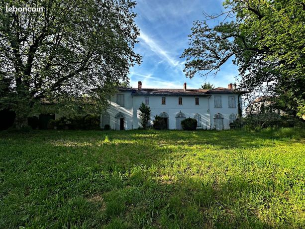 Villa 7 pièces 451 m²