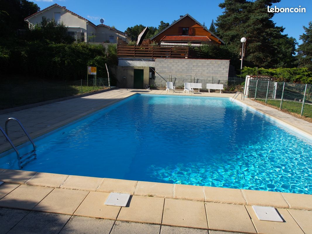 Chalet classé 3* , bord du lac, calme, lits faits, randos, piscine partagée, pêche, barque (image 16)