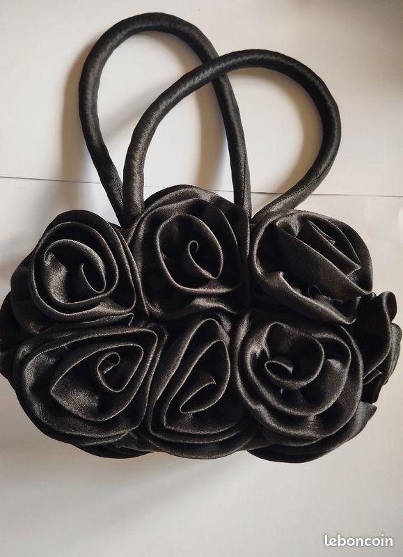 Pochette noire pour cérémonie (image 5)