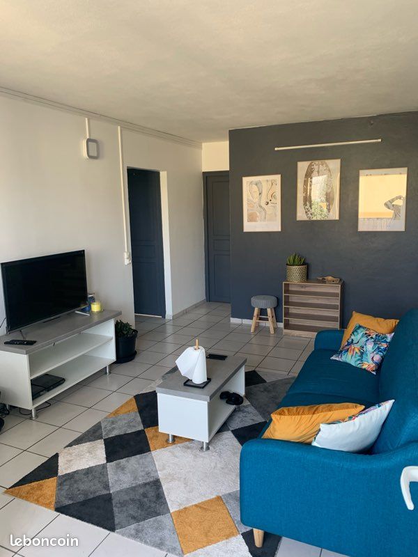 Appartement 5 pièces 62 m² · à Les Abymes · 62 m² · 1 050 €
