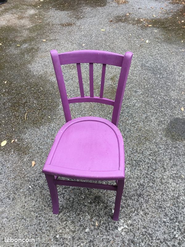 Chaise en bois (image 1)