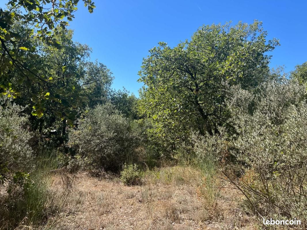 Terrain 5000 m² · à Seillons-Source-d'Argens · 300 000 €