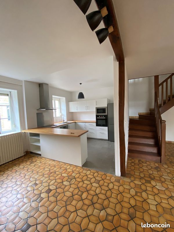 Maison 7 pièces 160 m² · à Monéteau · 160 m² · 195 000 €
