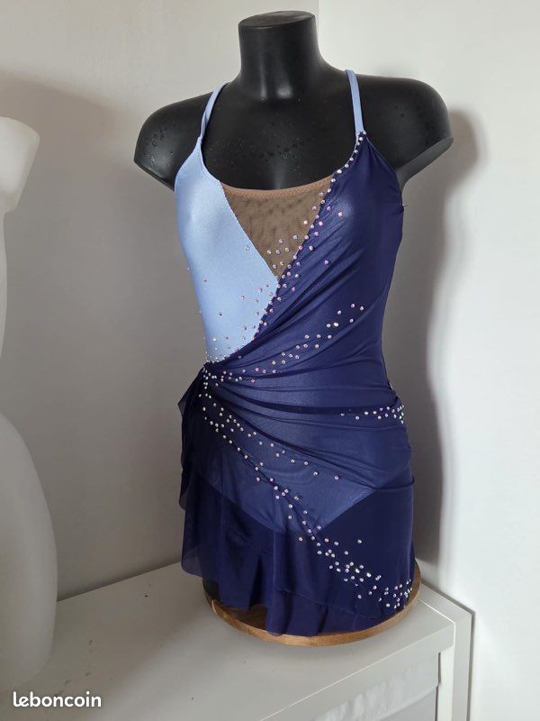 Justaucorps twirling (image 2)